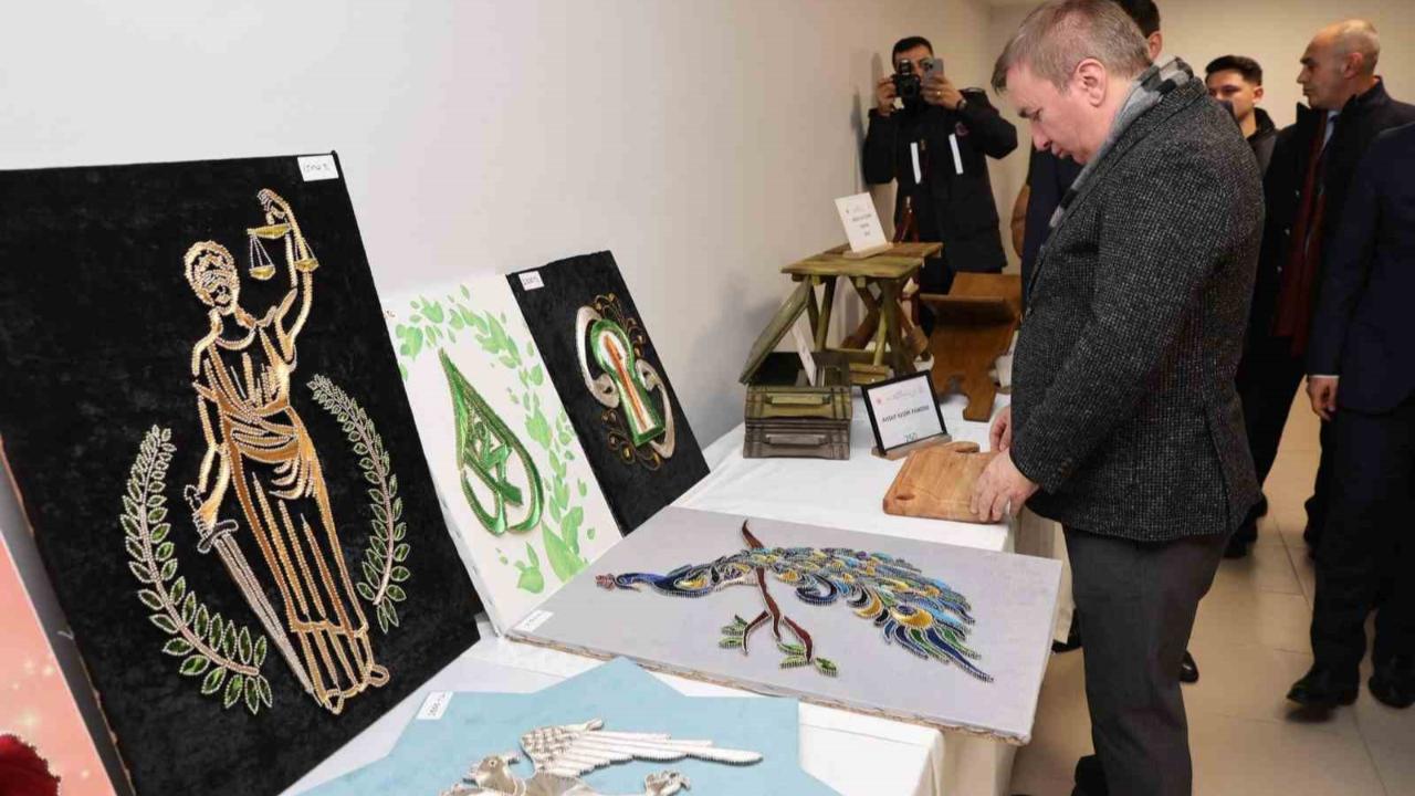 Erzincan’da hükümlü kadınların el emeği göz nuru ürünleri görücüye çıktı