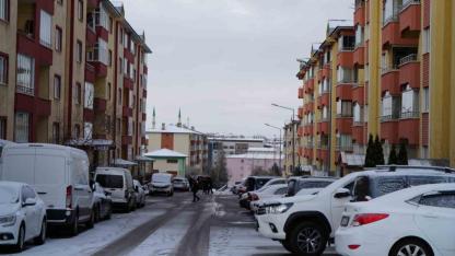 Erzurum güne karla uyandı