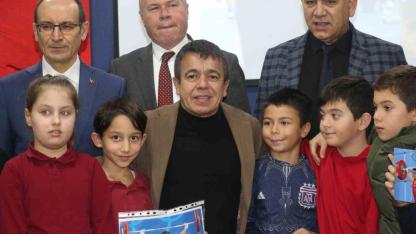 Eski milli halterci Halil Mutlu, ilkokul öğrencileriyle buluştu