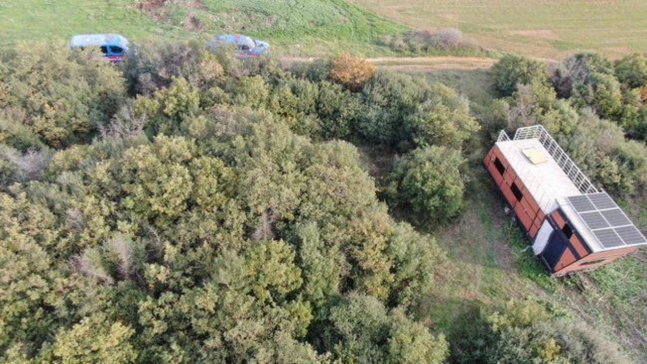 Evi içindeki eşyalarla çaldılar