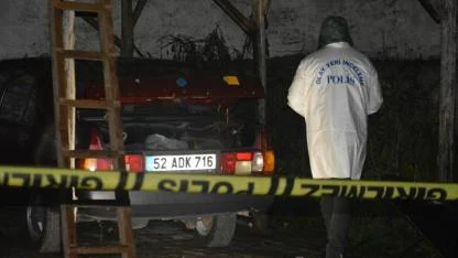 Evin otoparkına patlayıcı madde atıp kaçtı