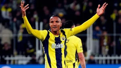 Fenerbahçe'de Rodrigo Becao kadro dışı bırakıldı