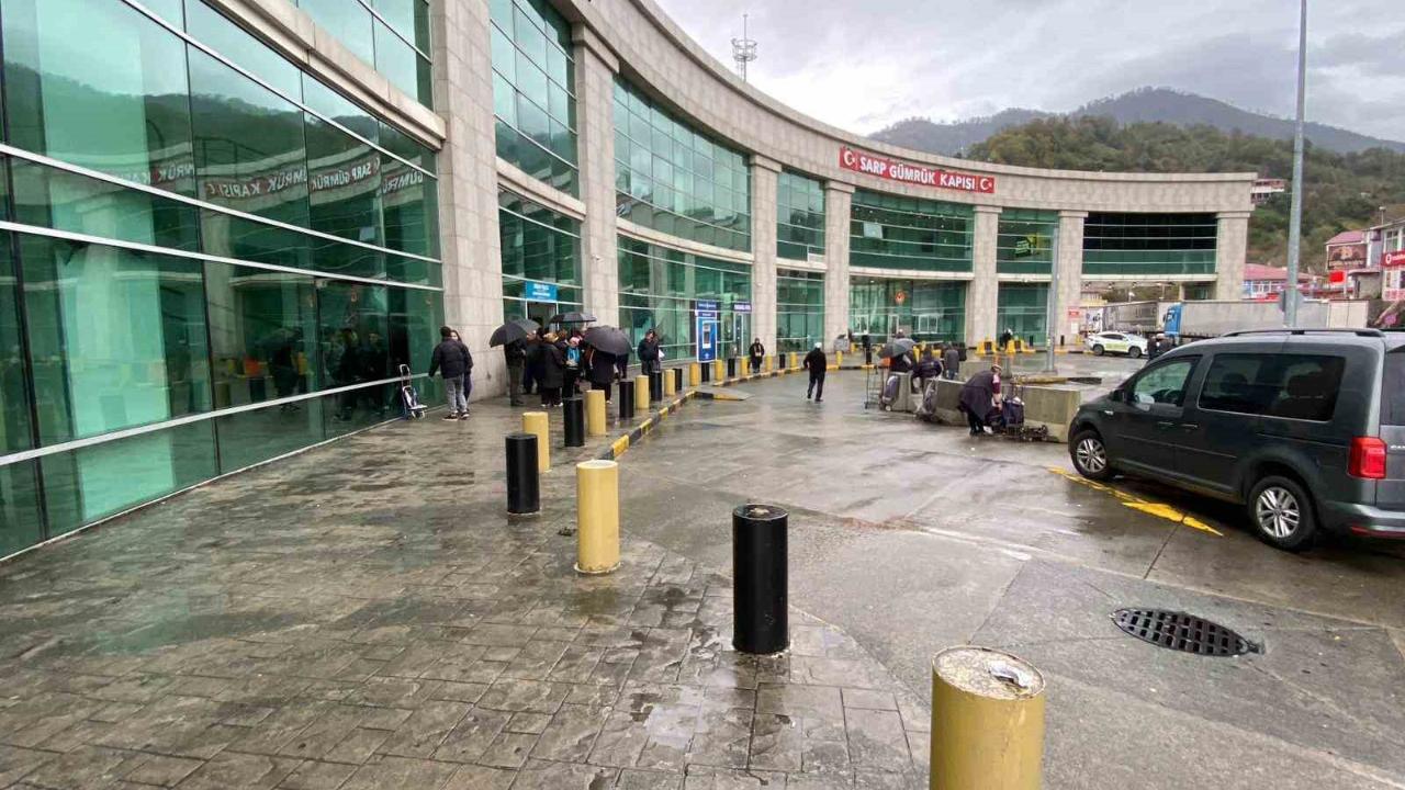 Gürcistan’a gidebilmek için sadece kimlik ve pasaport artık yeterli olmayacak