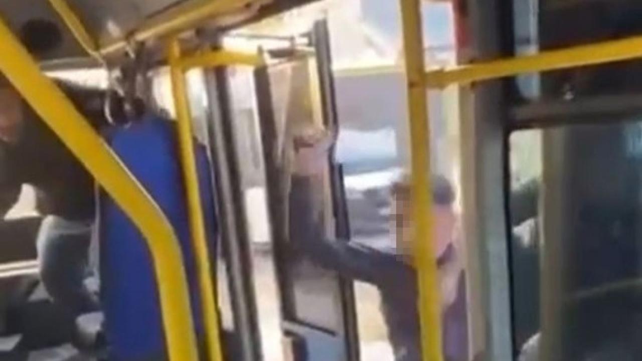 Otobüsteki satırlı saldırgan evinde yakalandı