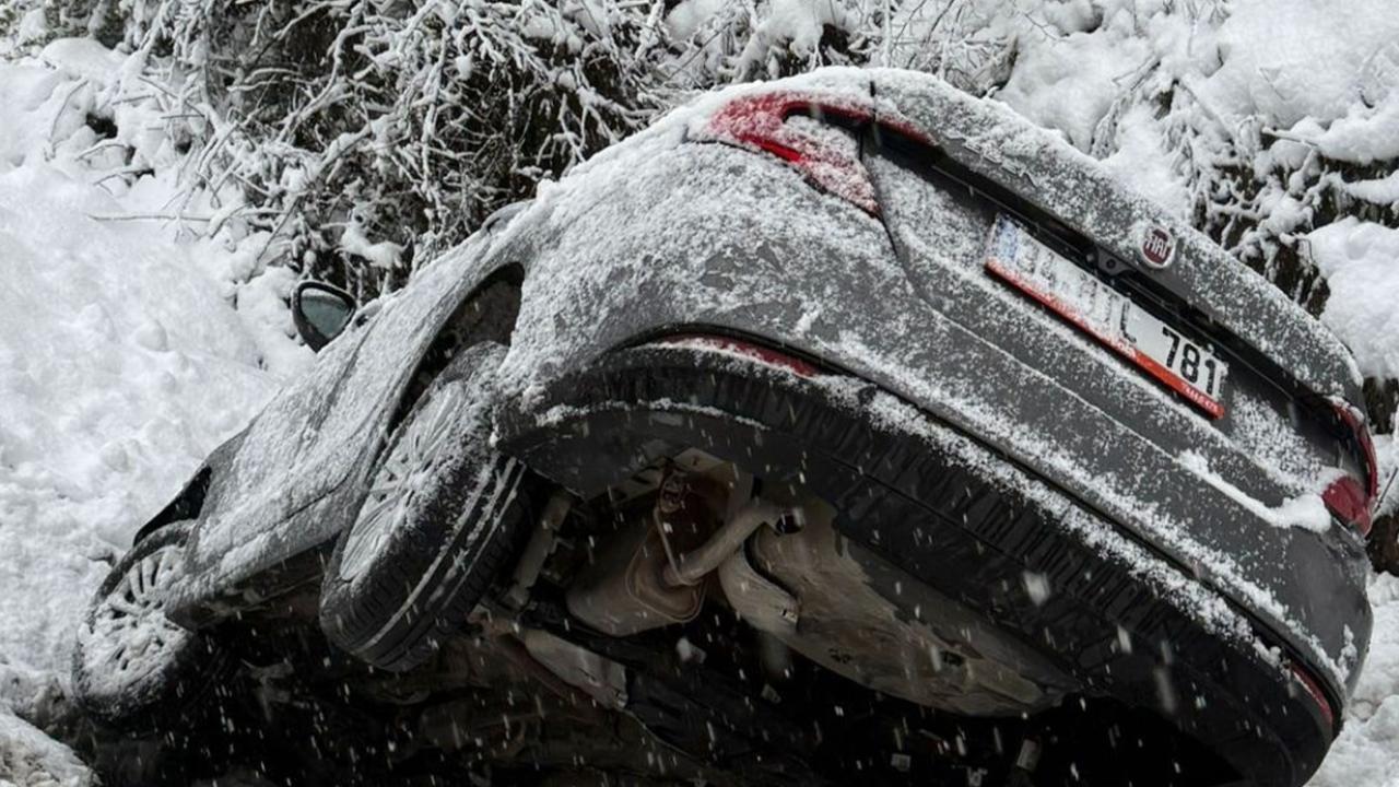 Otomobil kanala uçtu: 5’i çocuk 8 yaralı