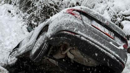 Otomobil kanala uçtu: 5’i çocuk 8 yaralı