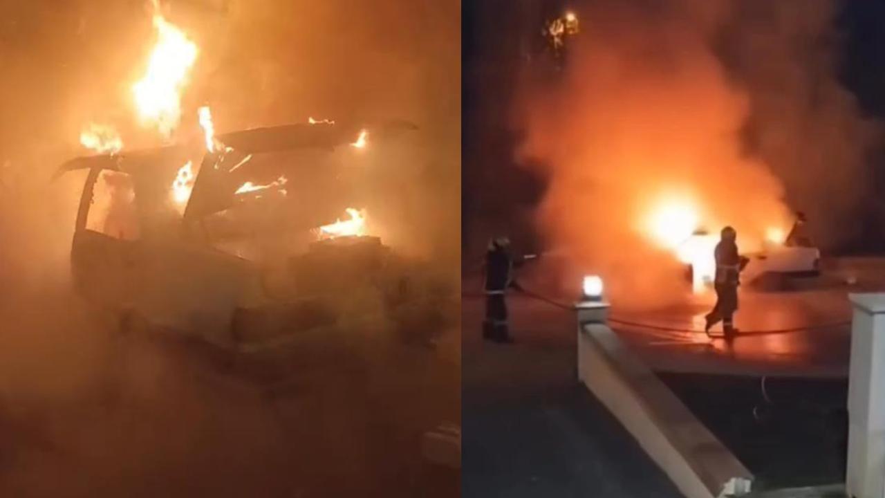 Park halindeki otomobil alev topuna döndü