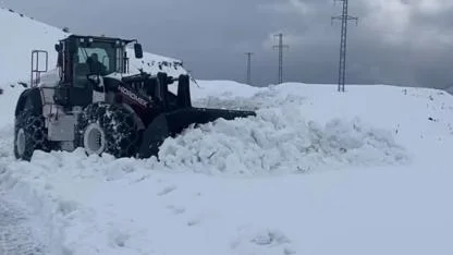 Şırnak’ta kar esareti: Beyaz örtü yarım metreyi geçti