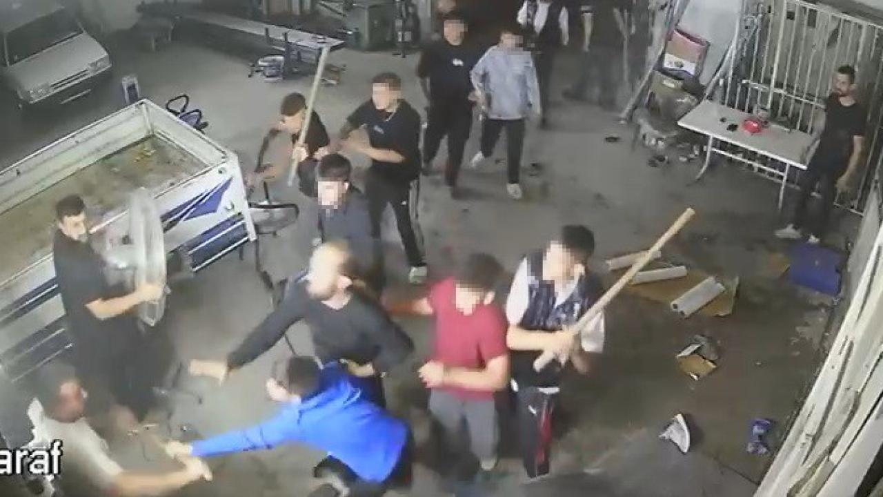 Sopa, kürek ve av tüfekli meydan savaşı