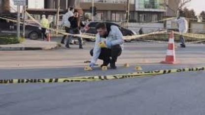 Sultangazi’de kız öğrenciye silahlı saldırı