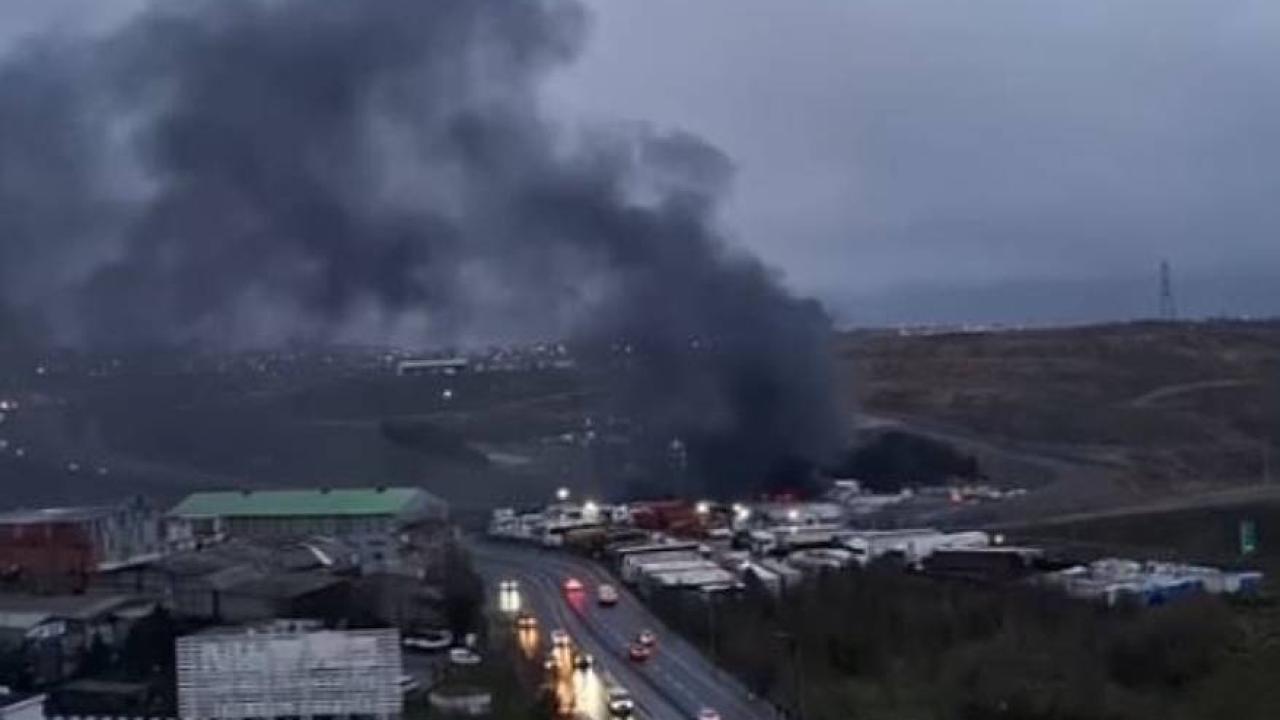 Sultangazi’deki su dolum tesisinde yangın çıktı