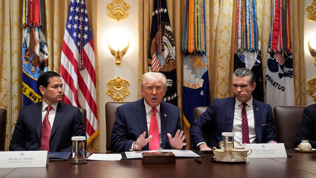 Trump: &quot;Kim olursa ülkemize uyuşturucu satan herkes saldırıya uğrayabilir&quot;