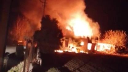 Tüplerin saklandığı ev alev aldı: Patlama anları kamerada