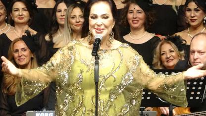 Türkan Şoray, ‘İyilik Korosu’ ile Mersin’de sanatseverlerle buluştu