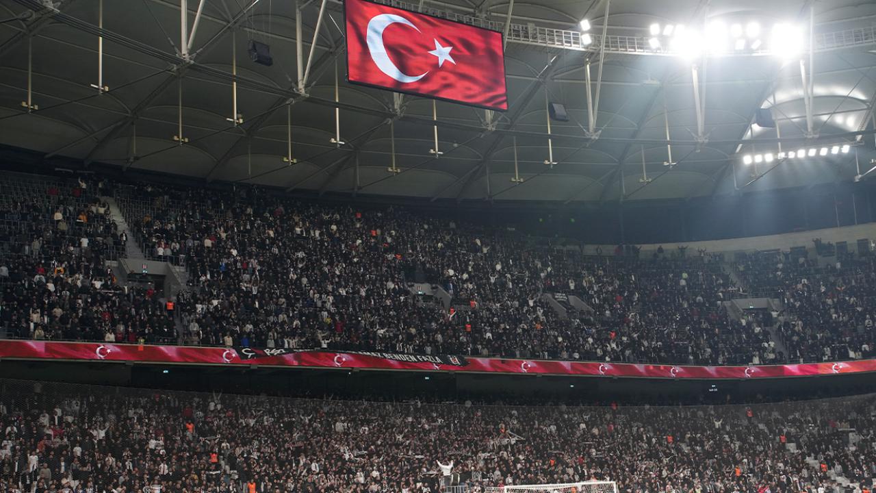 Türkiye - Romanya maçına Beşiktaş stadı ev sahipliği yapacak
