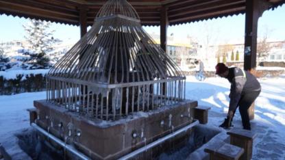 Türkiye’nin en soğuk yeri Erzurum oldu, çeşmeler buz tuttu