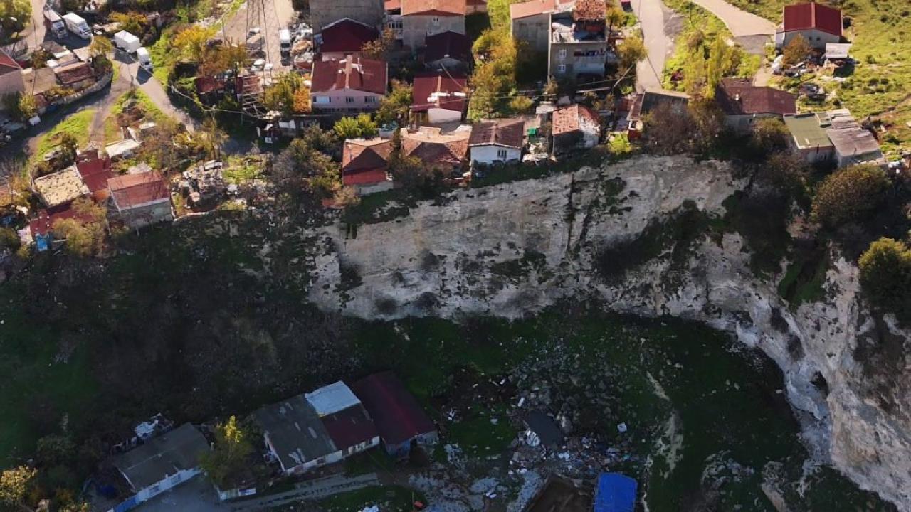 Uçurumun kenarında hayatlar