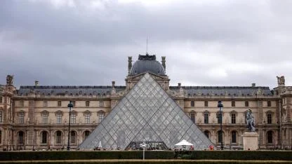 Yaklaşık 400 nadir kitap hasar gördü