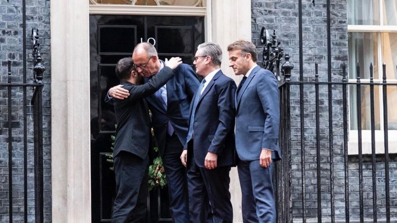 Zelenskiy: &quot;Londra&#039;daki görüşmeler verimli geçti ve barış yönünde küçük bir ilerleme var&quot;