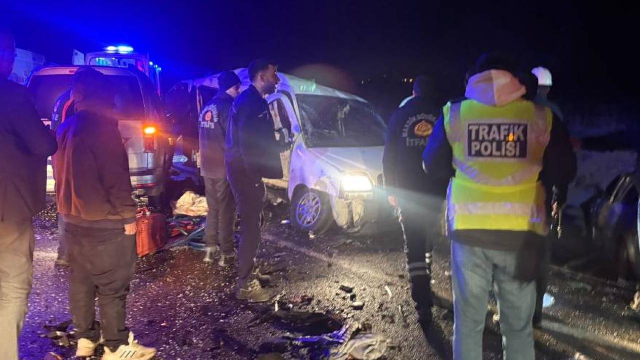 Zincirleme kaza: 4 ölü, 5 yaralı