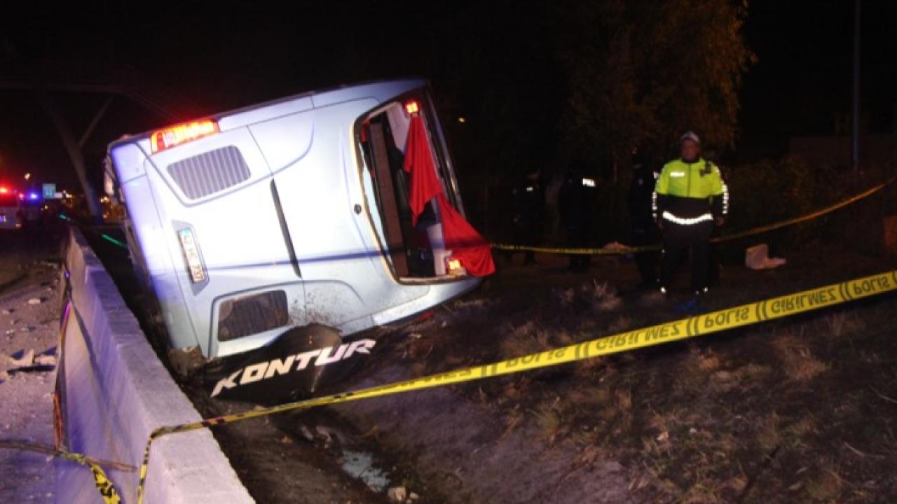 Adana’da yolcu otobüsü devrildi: 8 yaralı