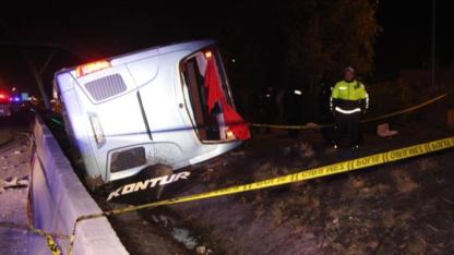 Adana’da yolcu otobüsü devrildi: 8 yaralı