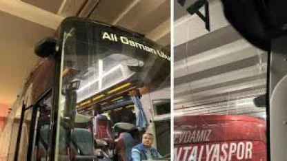 Antalya Emniyet Müdürlüğü’nden Trabzonspor otobüsüne yapılan saldırıyla ilgili açıklama