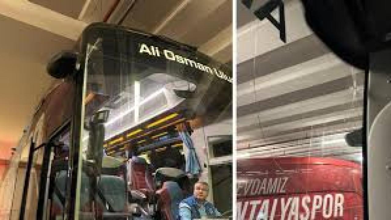 Antalya Emniyet Müdürlüğü’nden Trabzonspor otobüsüne yapılan saldırıyla ilgili açıklama