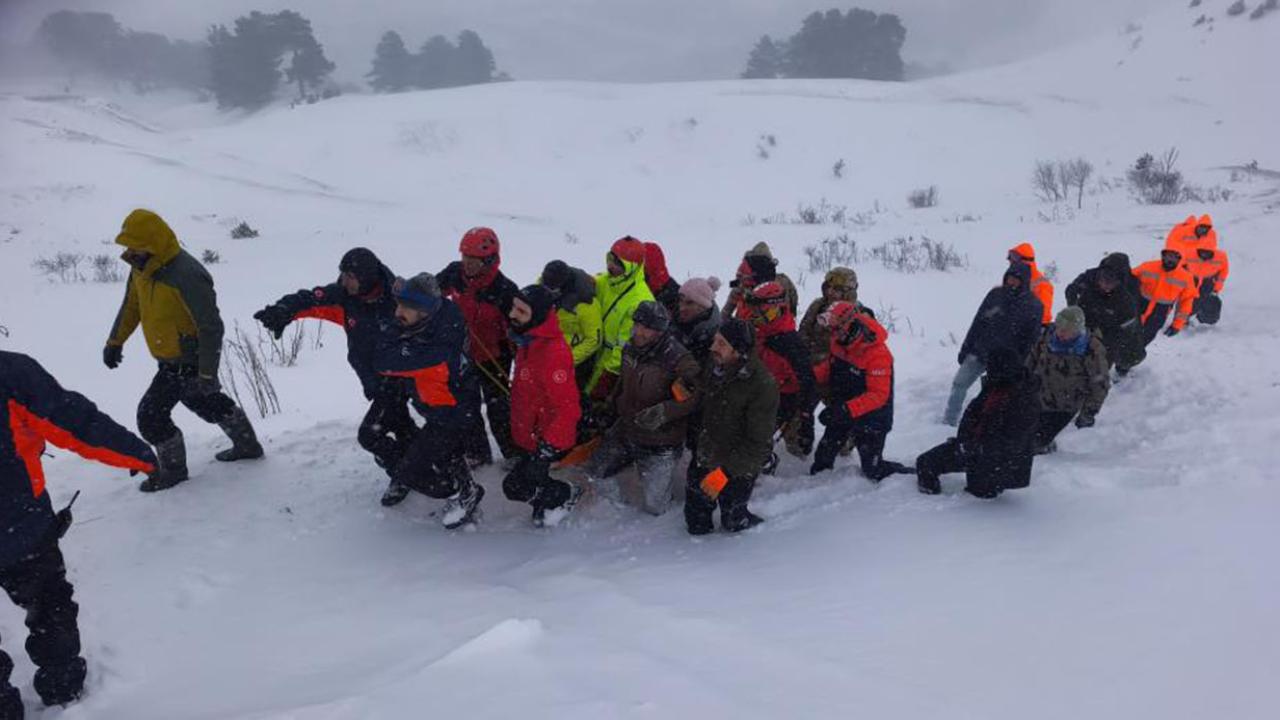 Artvin’de çığ altında kalan çobanlardan birinin daha cansız bedeni bulundu