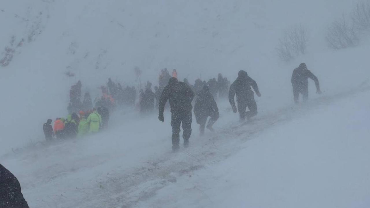 Artvin’de çığ bölgesinde arama çalışmalarına ara verildi
