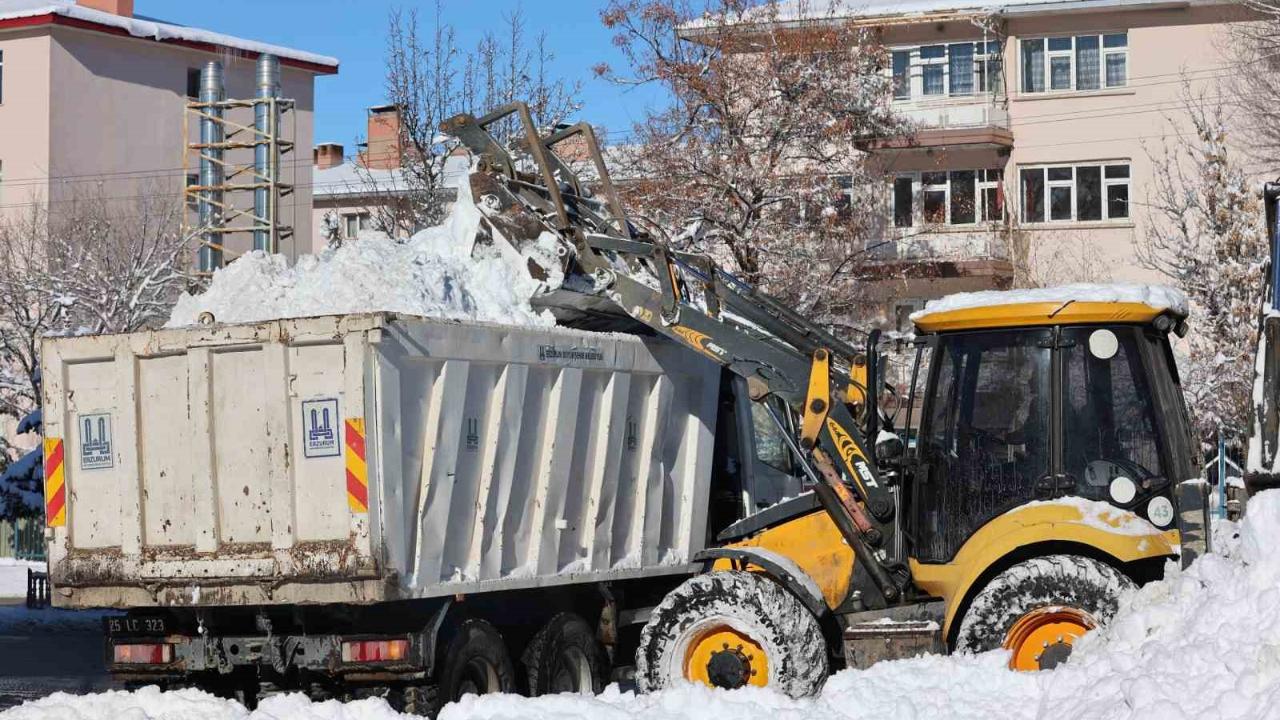 Başkan Sekmen: "Bin 200 personel ve 400 araçla karla mücadele ediyoruz"