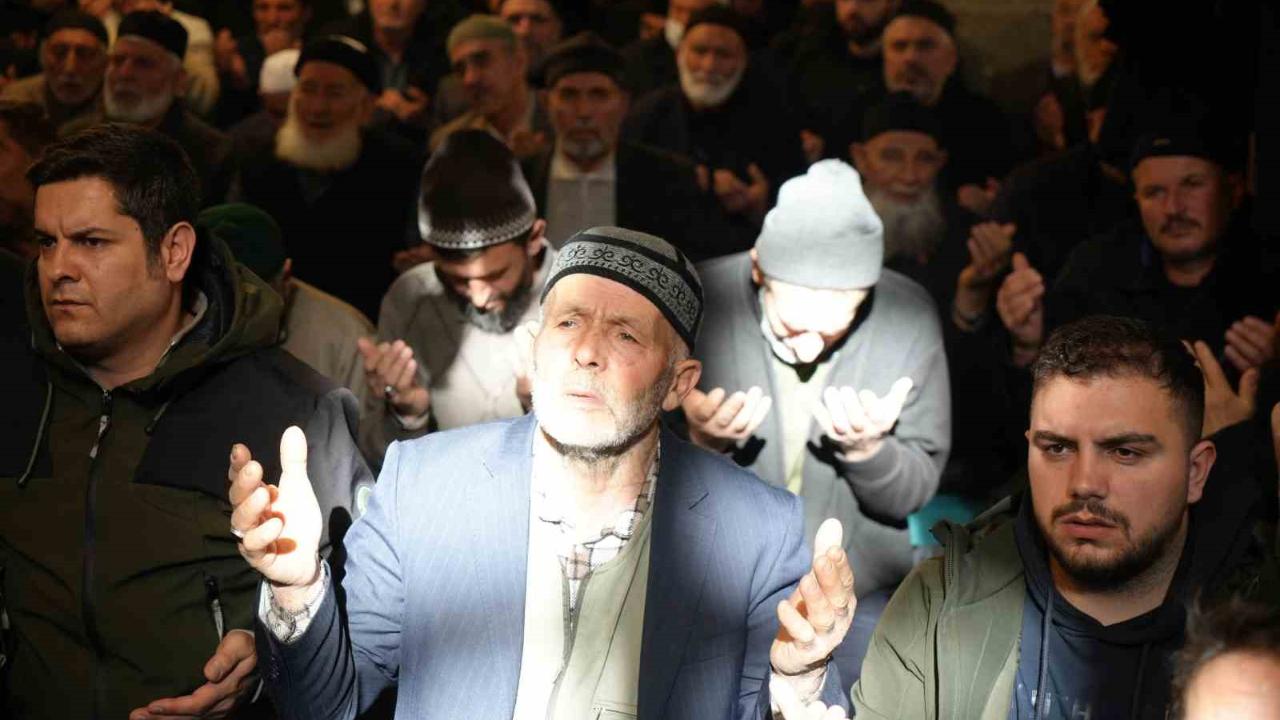 Beş asırlık 1001 Hatim geleneğinin duası gerçekleştirildi