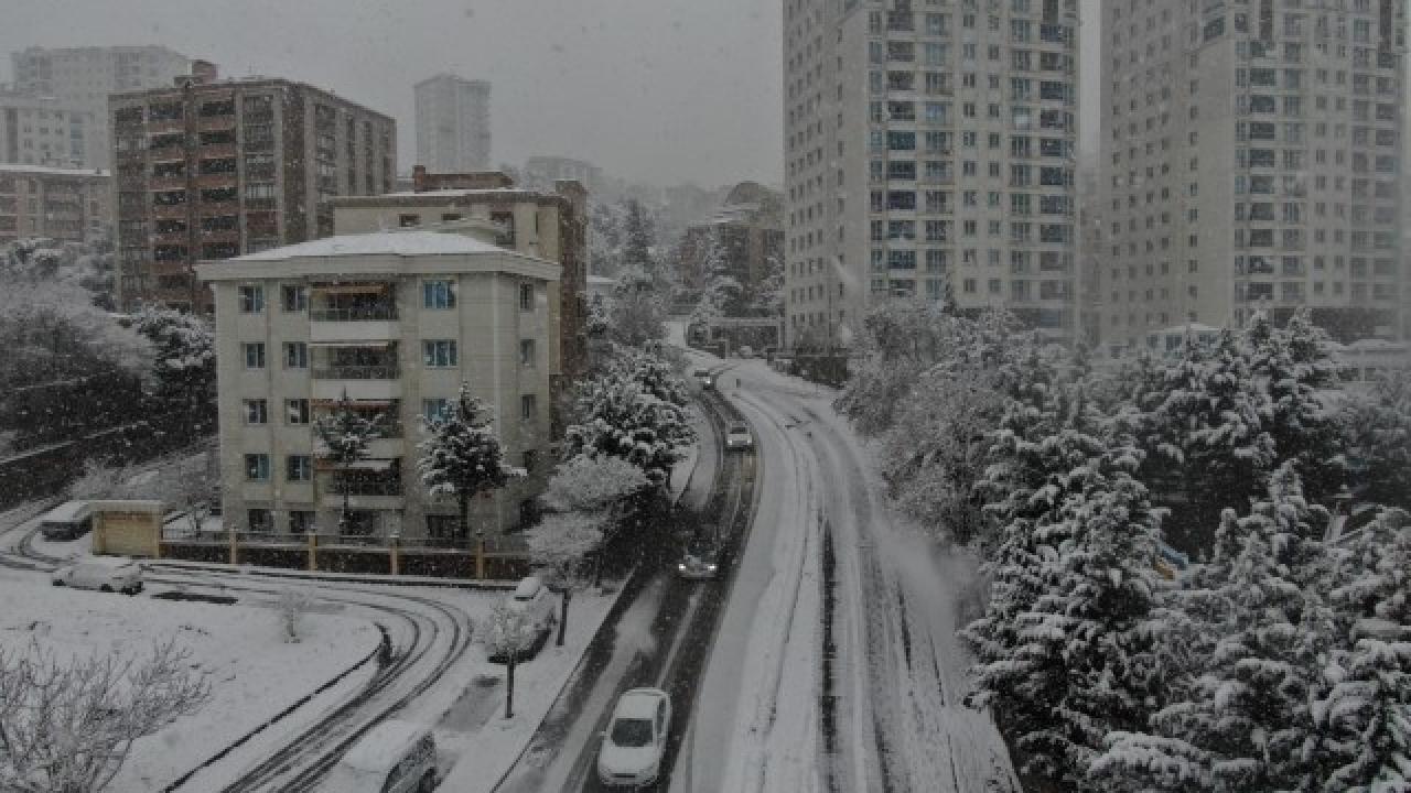 Beyaza bürünen Kartal havadan görüntülendi