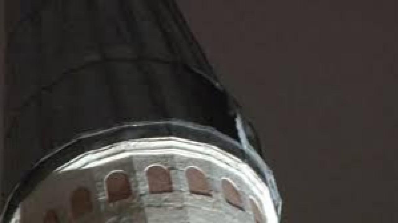Beyazıt Camii’nin minaresindeki kurşun kaplama lodosta söküldü