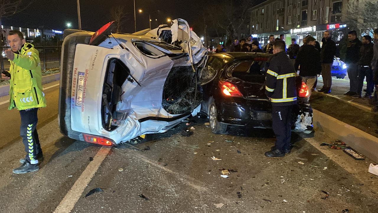 Bursa'da zincirleme kaza: 1 ölü, 1 yaralı