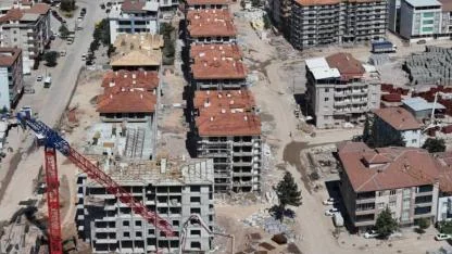Depremde 35 kişinin hayatını kaybettiği Velioğlu Apartmanı ve Meral İş Hanı davalarında karar