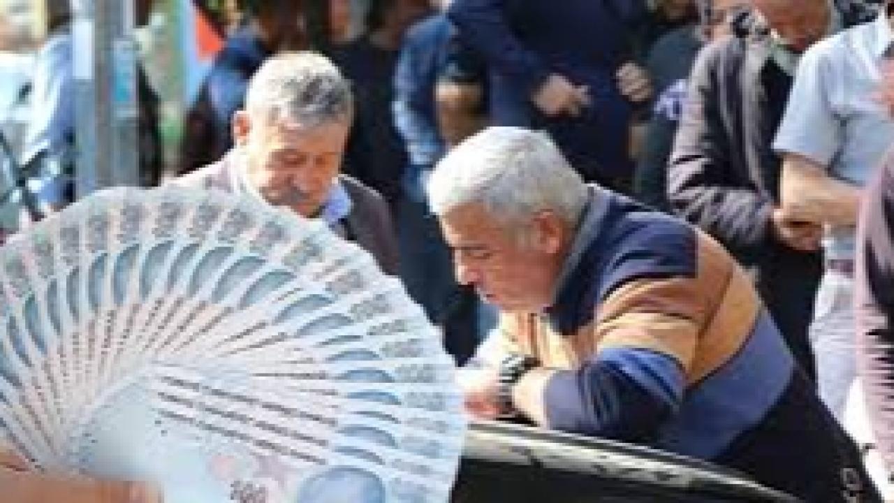 En düşük emekli aylığını da içeren kanun teklifi Plan ve Bütçe Komisyonu’nda kabul edildi