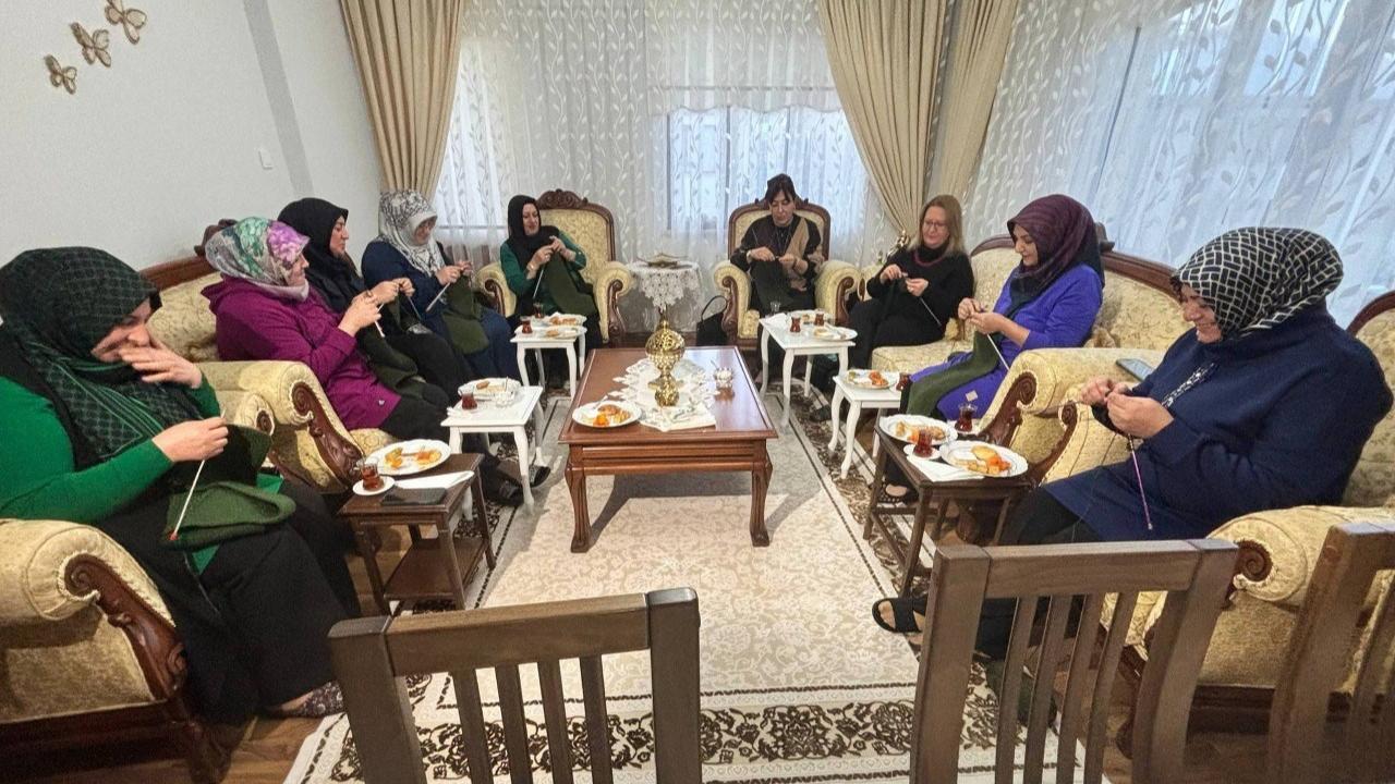 Erzincanlı gönüllü annelerden Mehmetçiğe destek