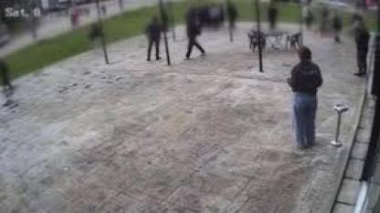 Esnaf genci darp edilmekten kurtardı