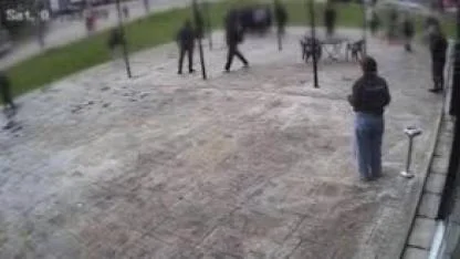 Esnaf genci darp edilmekten kurtardı