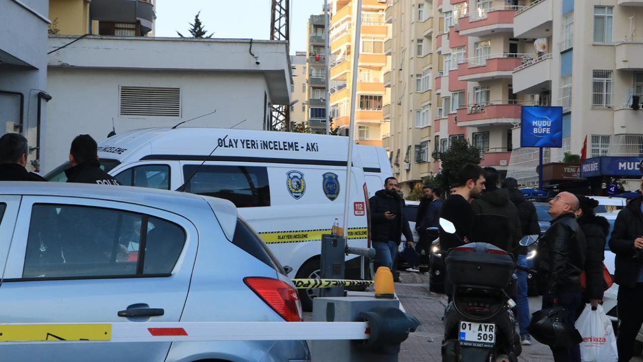 Evi teslim etmeyen müteahhidin oğlunu öldürüp yaşamına son verdi