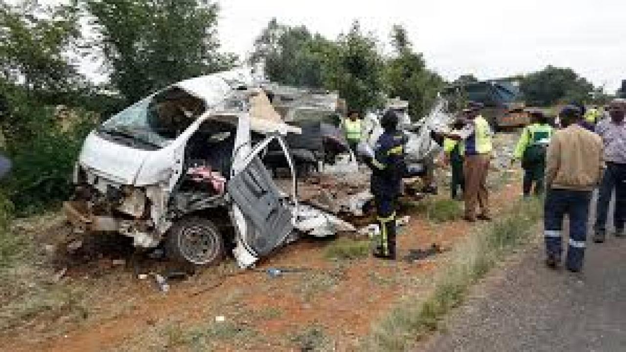 Güney Afrika'da okul servisi kamyonla çarpıştı: 14 öğrenci hayatını kaybetti