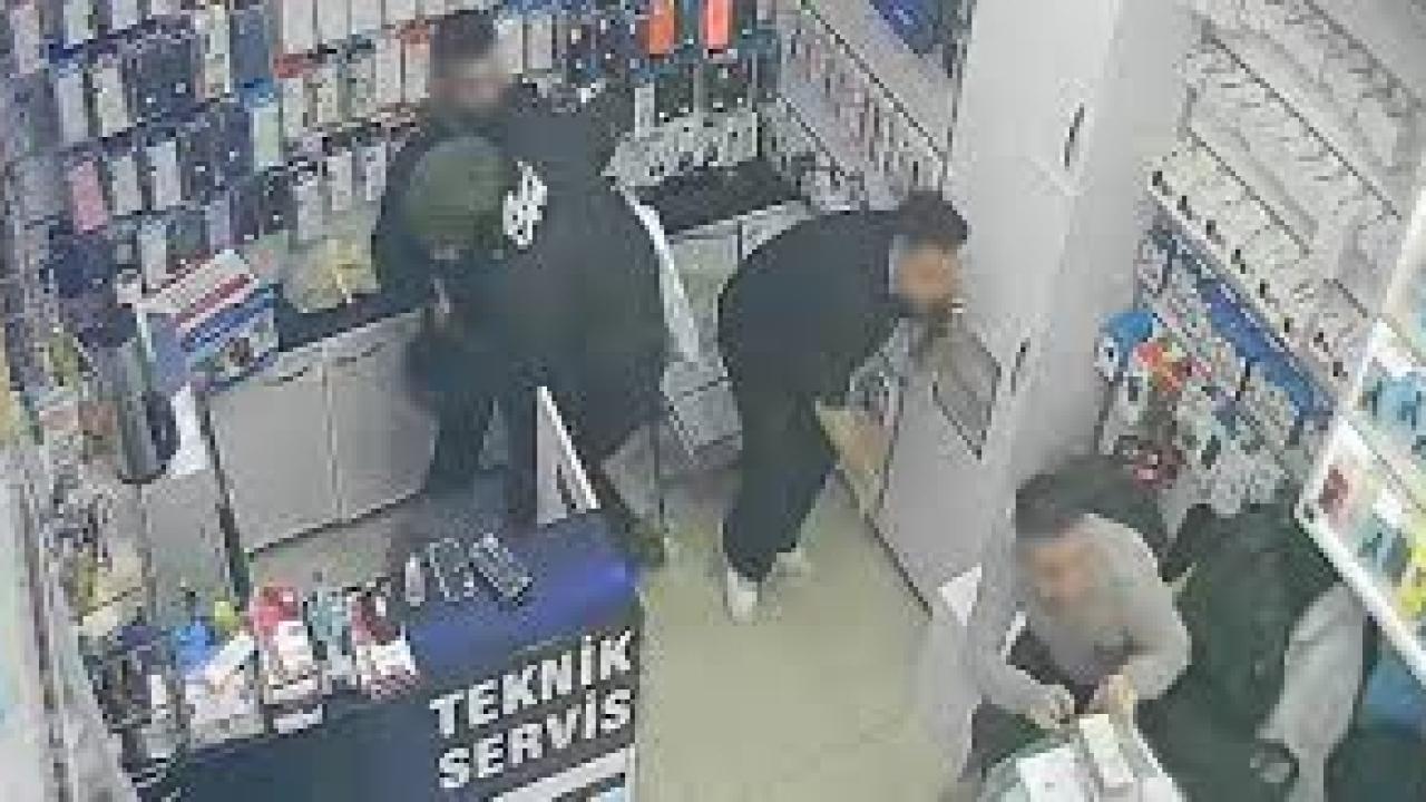 İşten çıkarılan şahıs iş yerine silahla ateş açtı