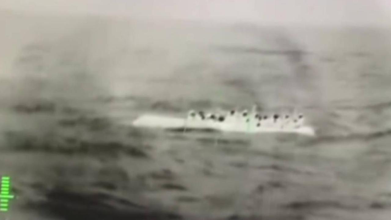 İzmir’de düzensiz göçmen botu battı: 1 ölü