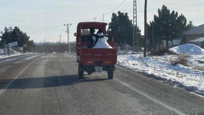 Kardan adam motosiklet kasasında yola çıktı