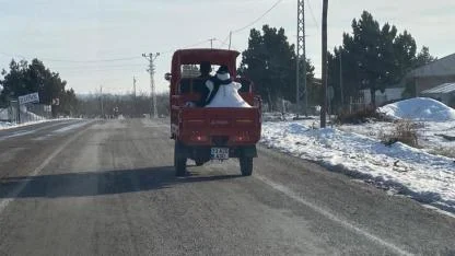 Kardan adam motosiklet kasasında yola çıktı