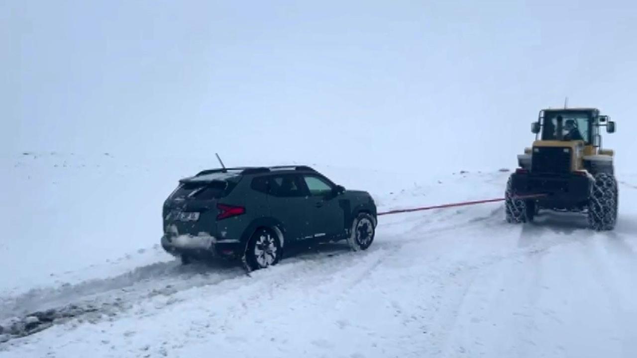 Kars’ta kar ve tipi geçit vermiyor