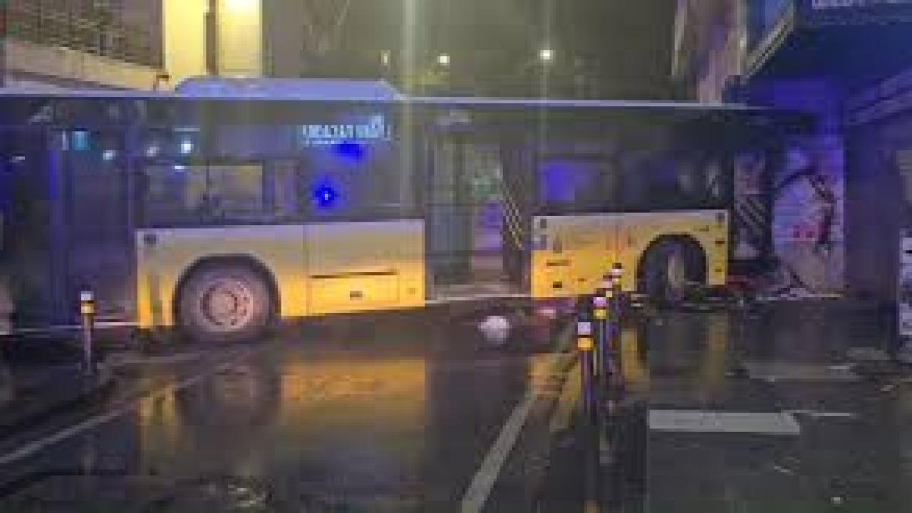 Kartal’da İETT otobüsü binaya çarptı: 6 yaralı