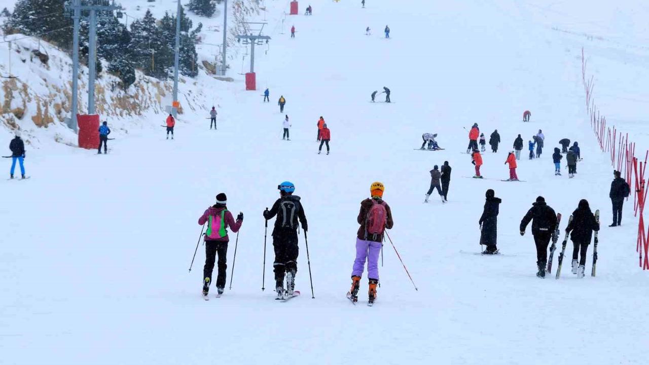 Kayak tutkunları Ergan’da buluştu