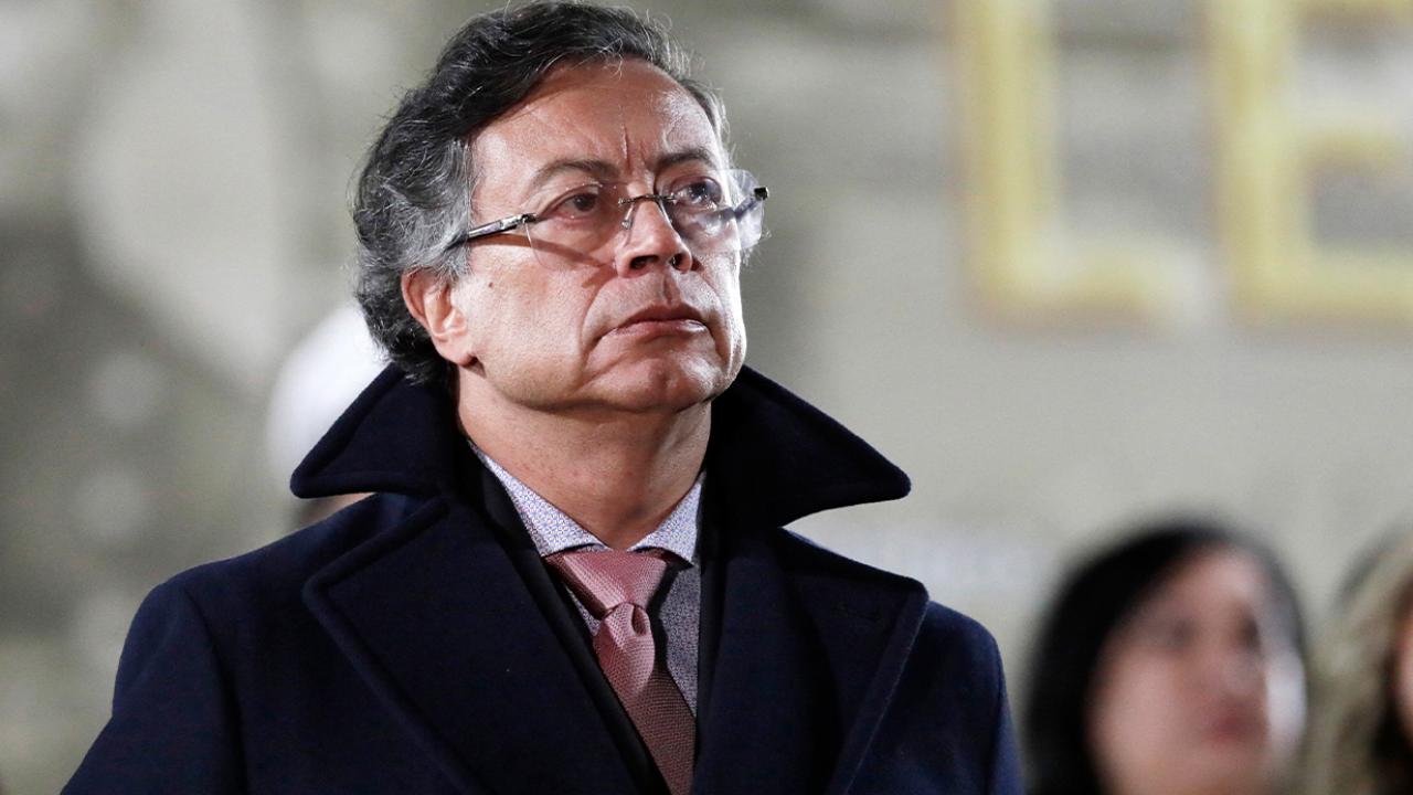 Kolombiya Devlet Başkanı Petro: "Kolombiya'yı savunmak için elime silah almaya hazırım"